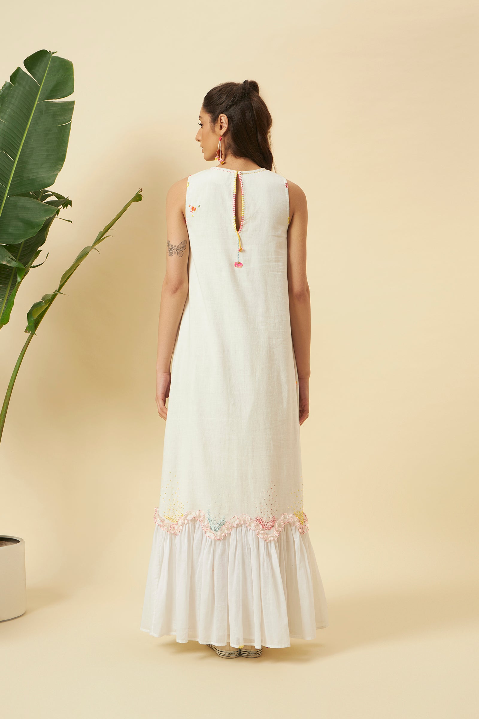 IVORY SLEEVELESS TIER MAXI DRESS
