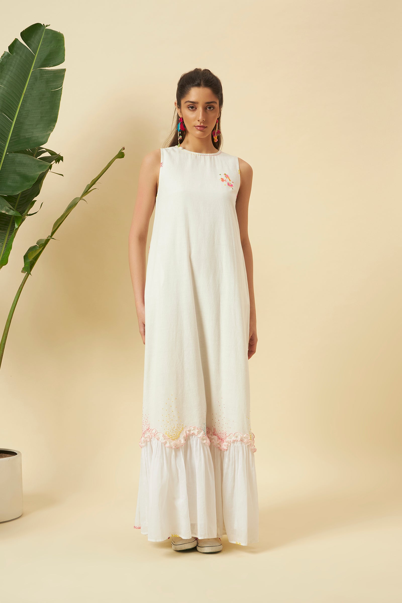 IVORY SLEEVELESS TIER MAXI DRESS