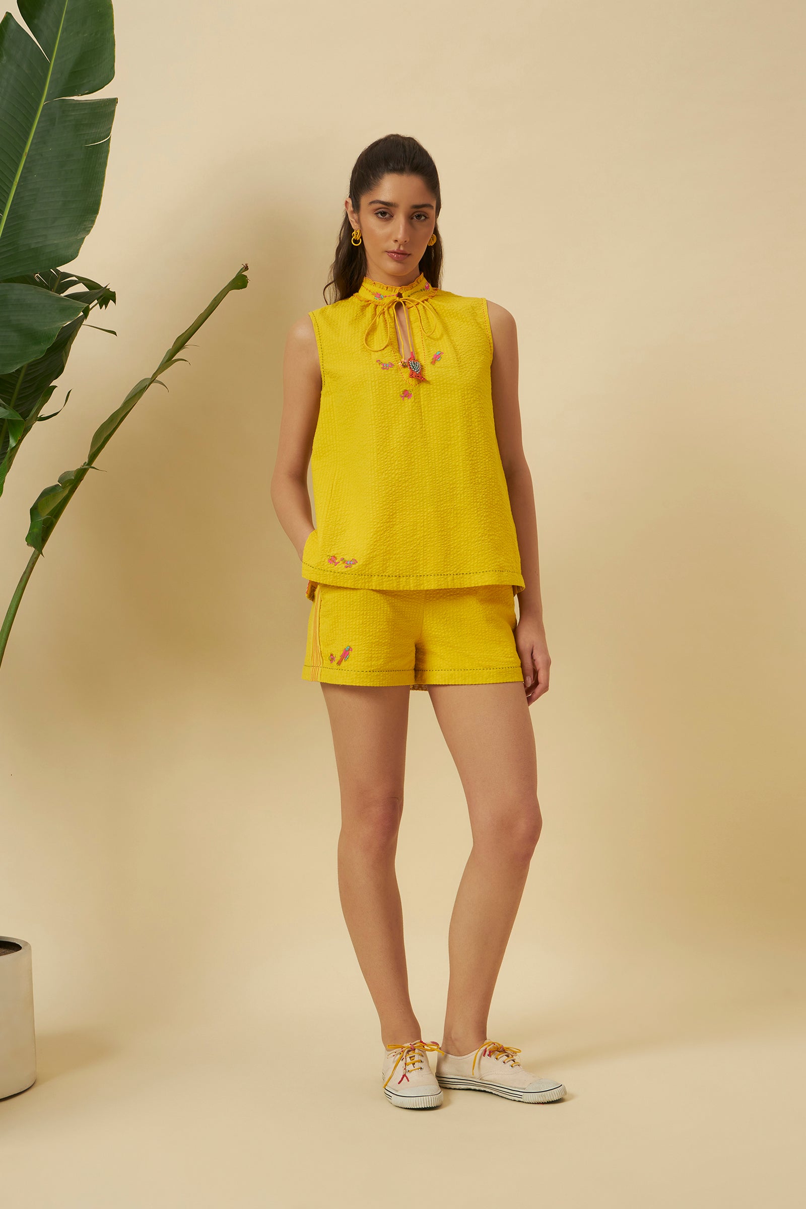 YELLOW SLEEVELESS TIE UP SHIRT TOP
