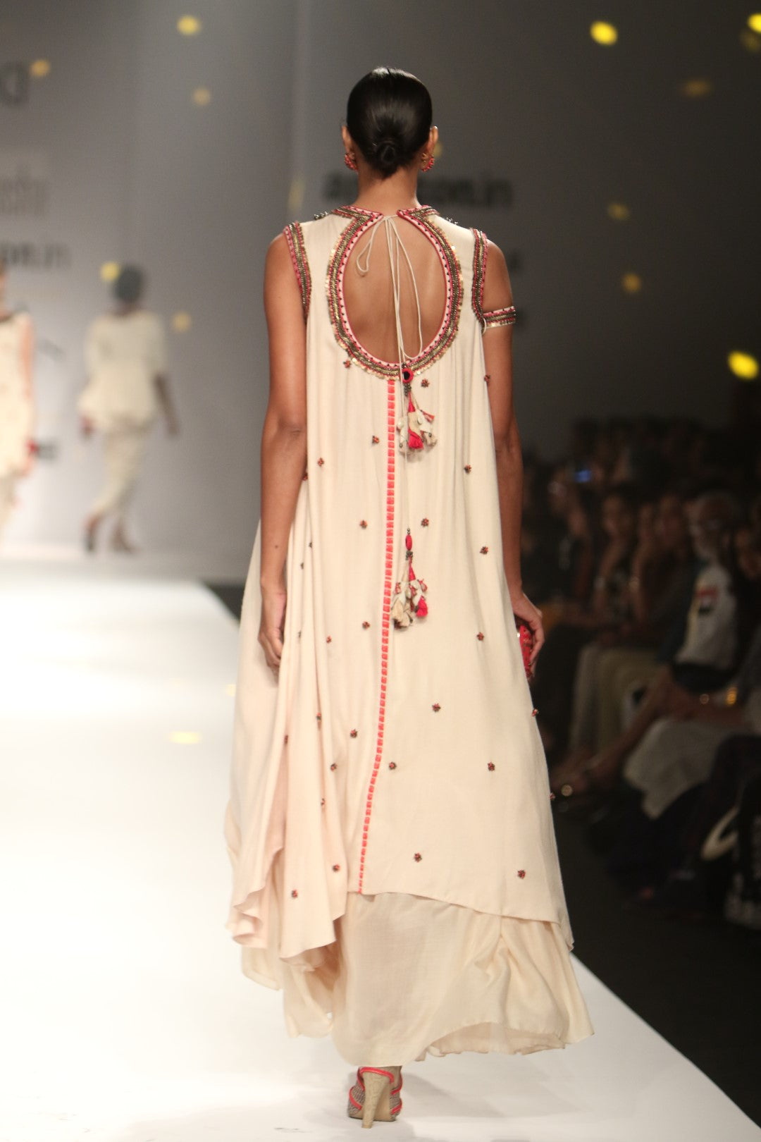 Asymmetric kurta with gathered skirt