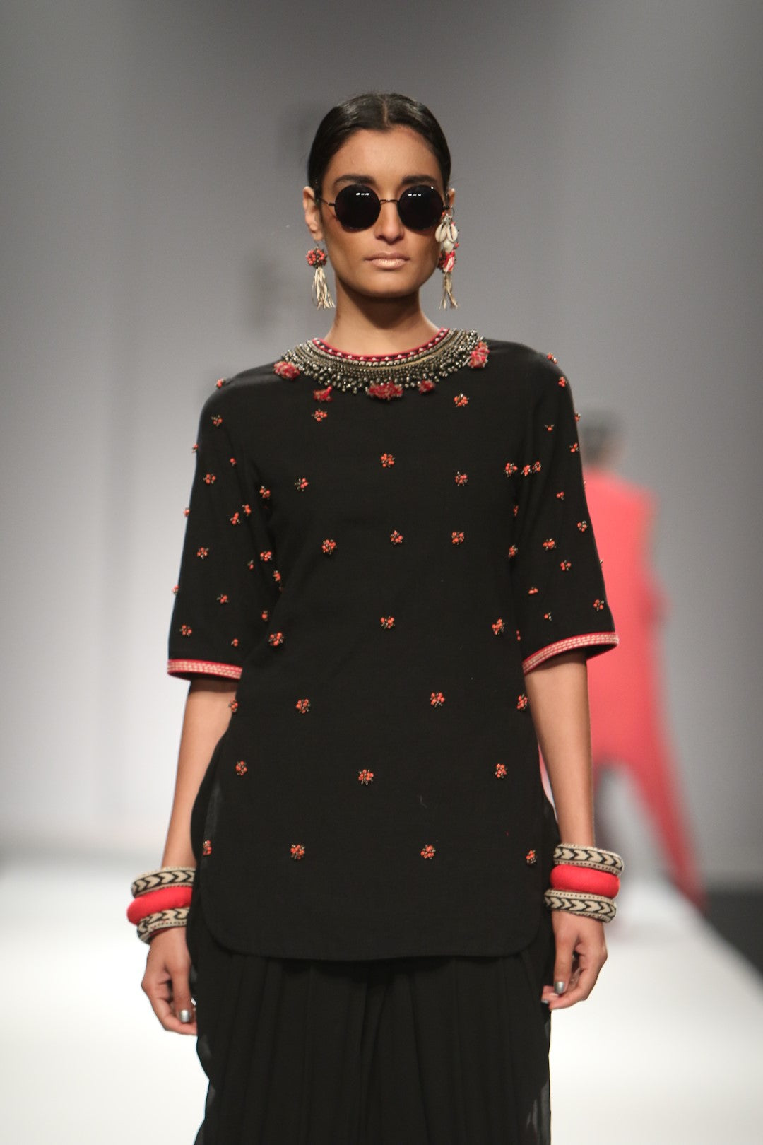 Backless peppercorn embroidered kurta with jodhpuri pants