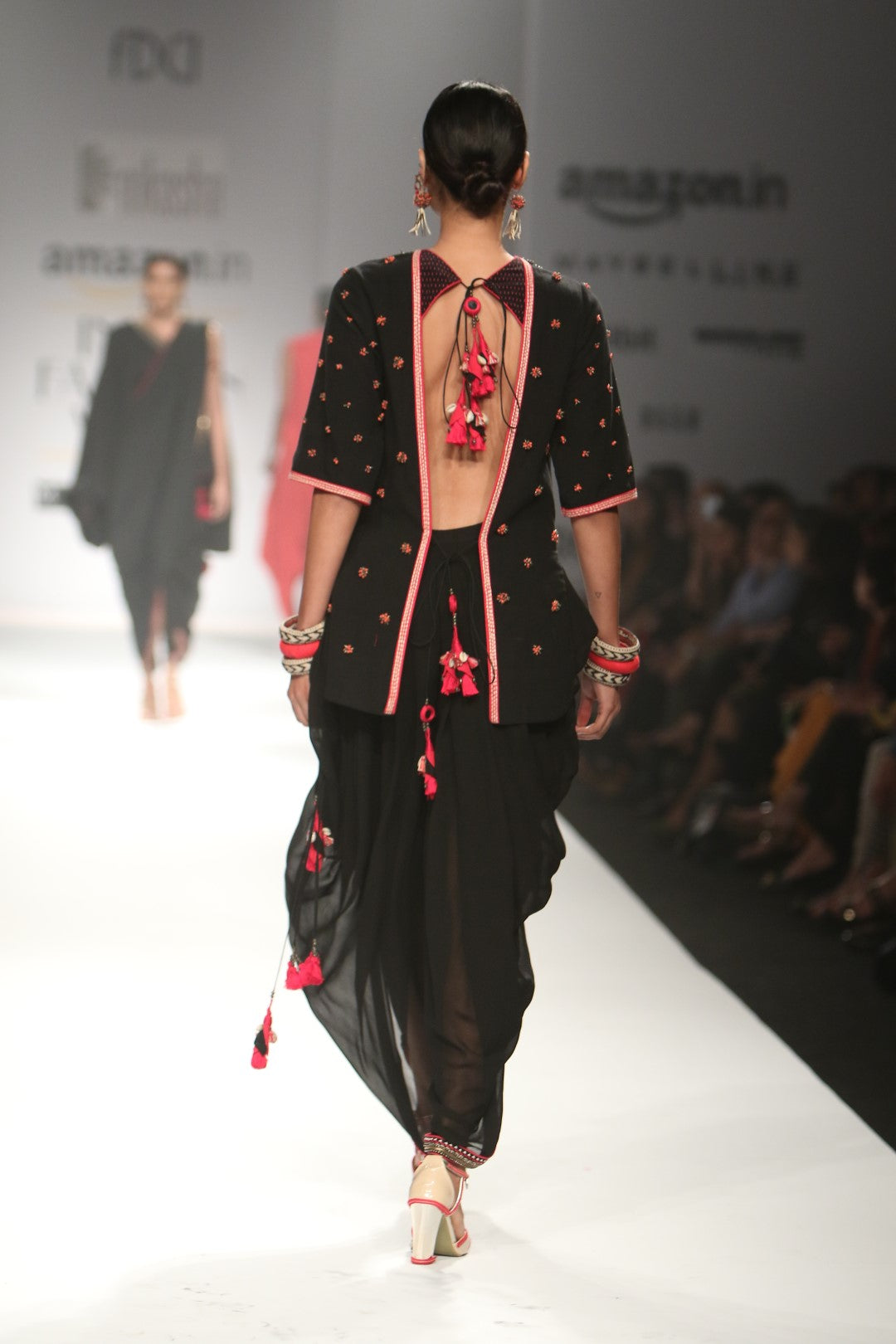 Backless peppercorn embroidered kurta with jodhpuri pants