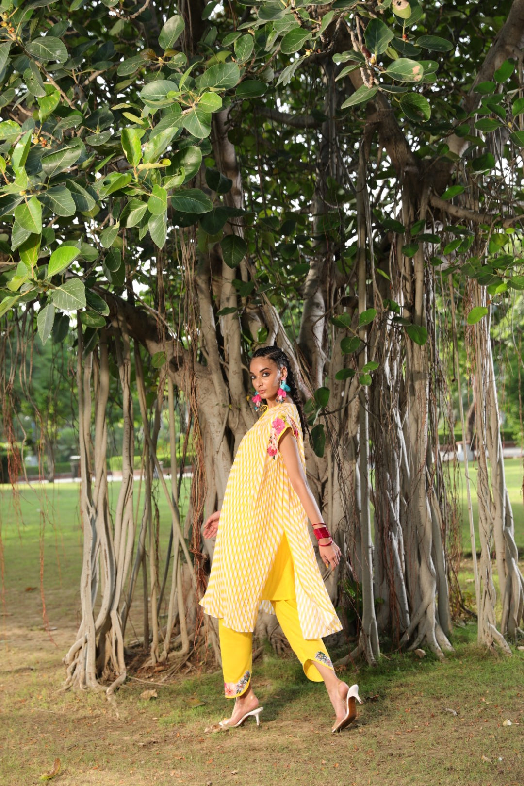 Pitambari lehariya kaftan style kurta set