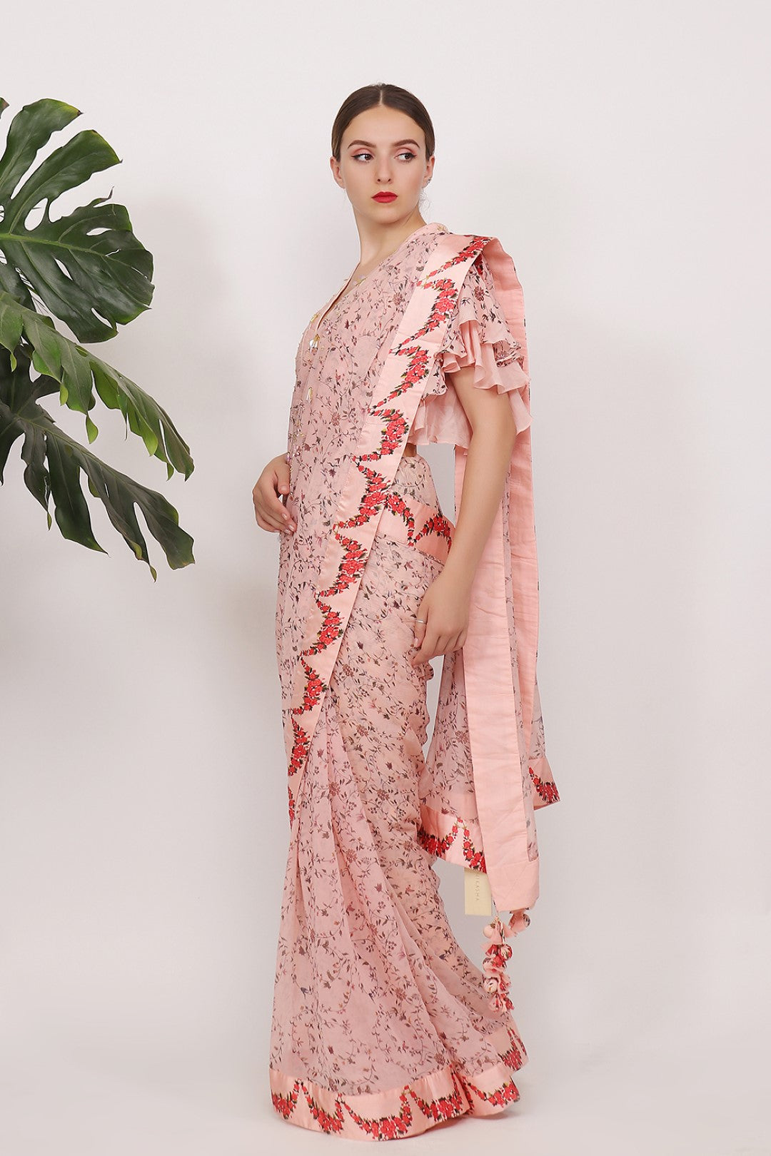 PAINTED HIGHLIGHTED SAREE  WITH BLOUSE