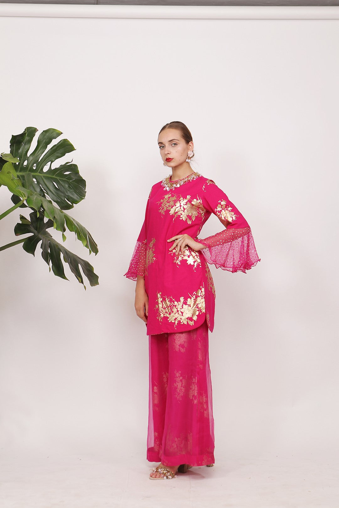 SHORT APPLE CUT BACK OPEN  EMBRPOIDERED TUNIC WITH  DOUBLE LAYER PLAZO