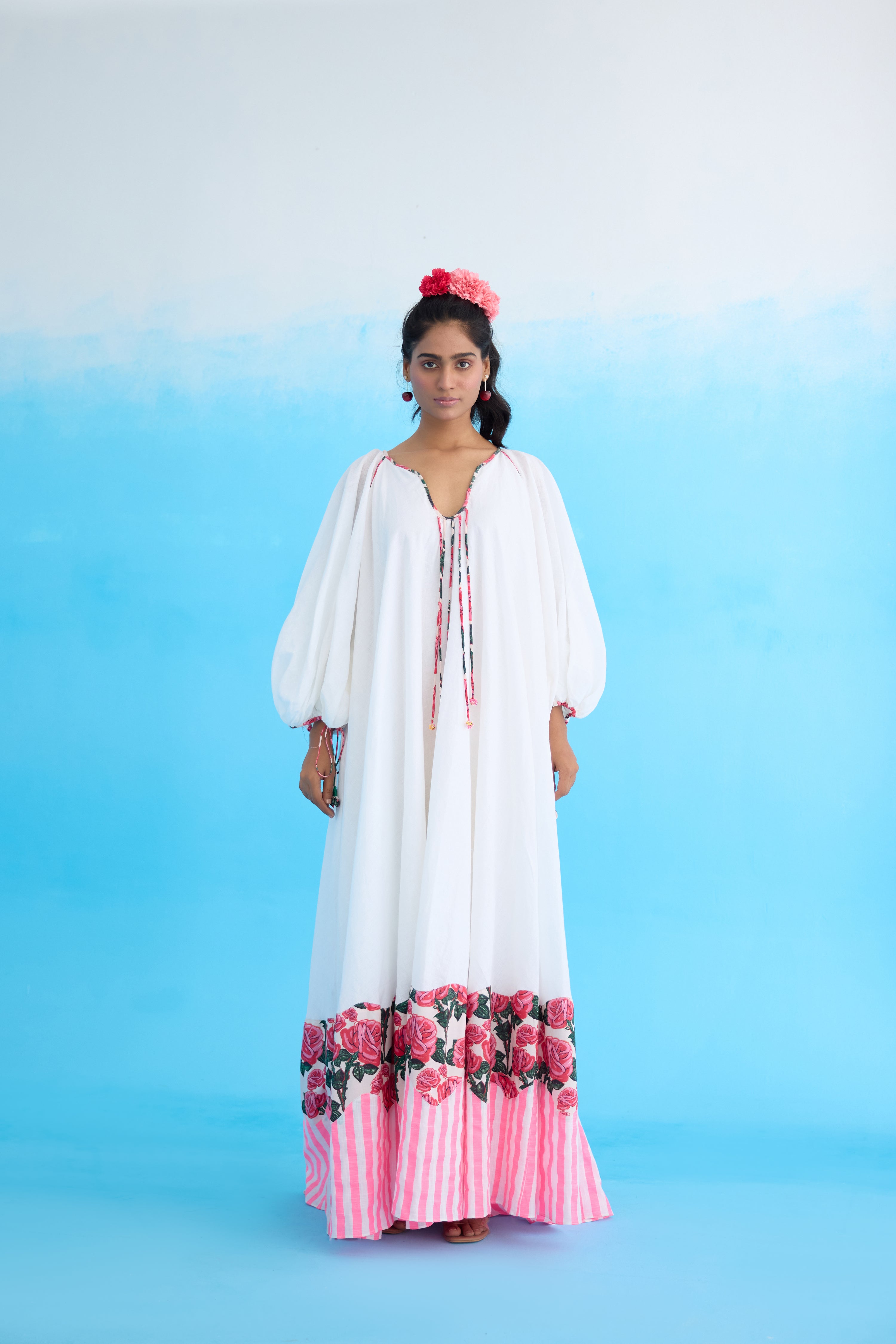 Whitebubble sleeves maxi dress