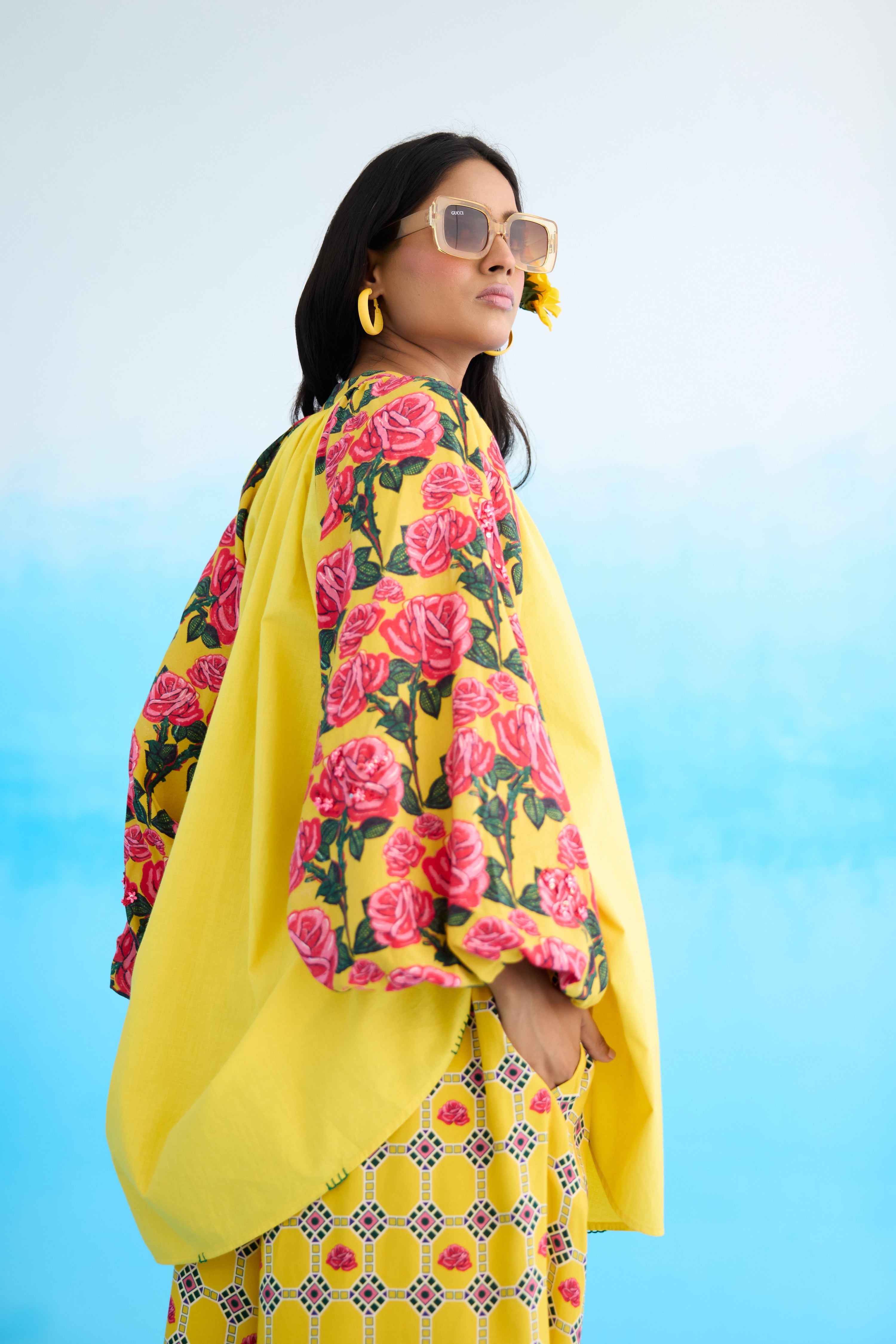 Yellow bubble sleeves raglan shirt