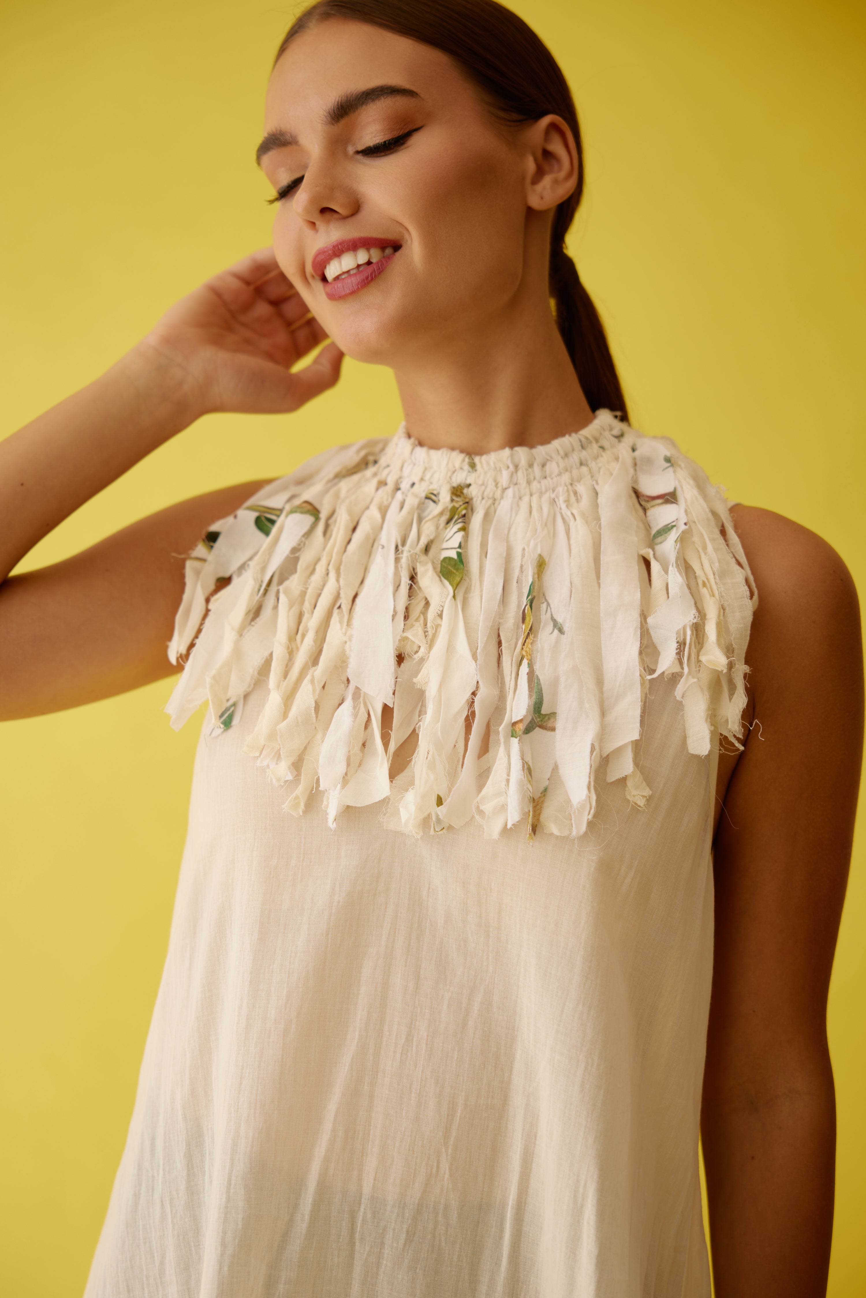 Cream recycled banana tree print fringes necklace