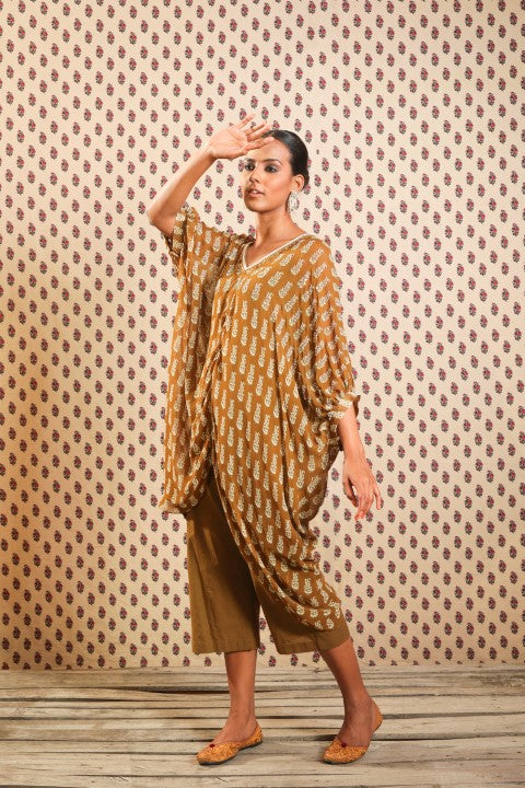 TOBACCO BROWN GEORGETTE KAFTAN PAIRED WITH COTTON TOBACCO PANTS.