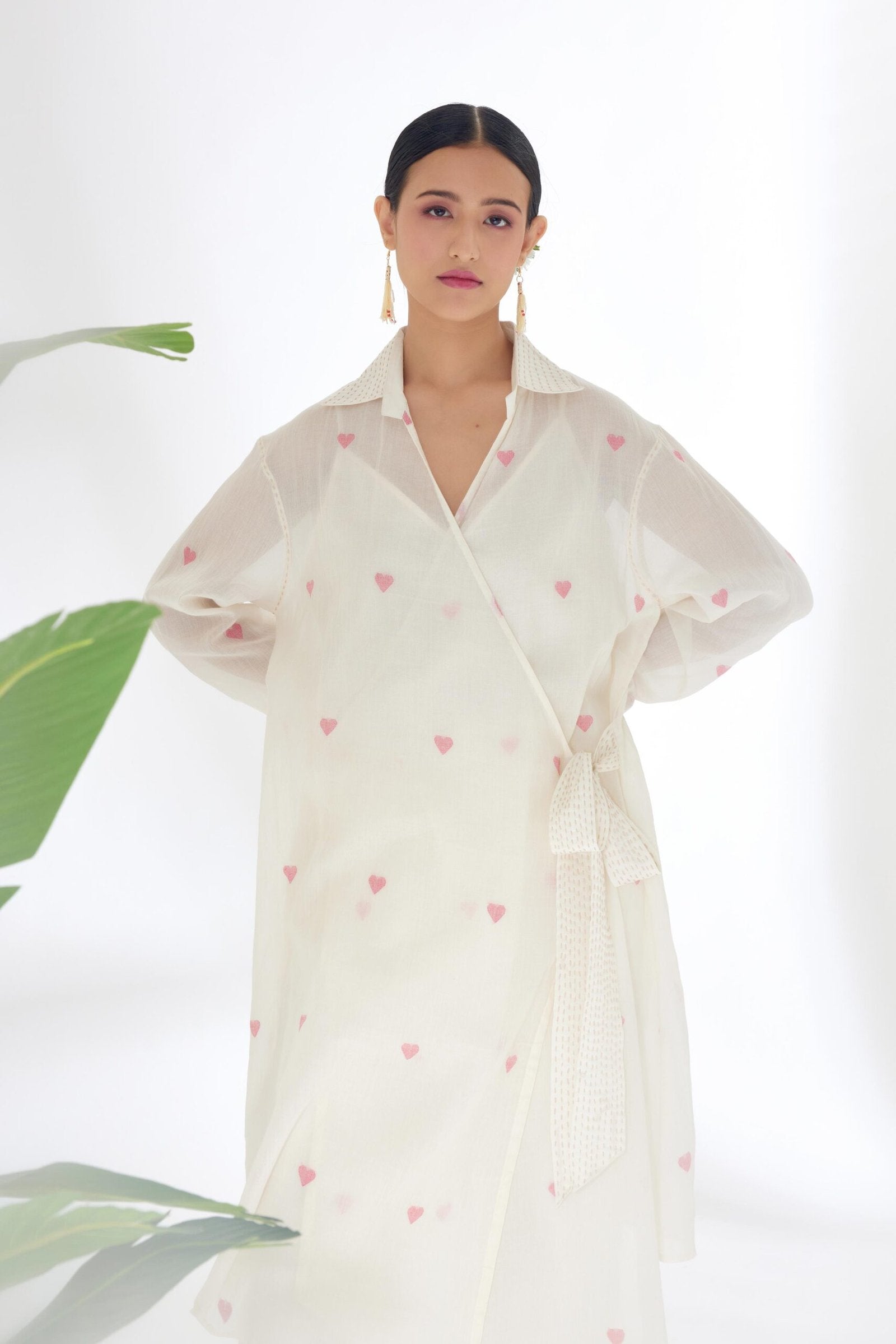 Cream Hand woven Heart Jamdani Wrap Overgarment