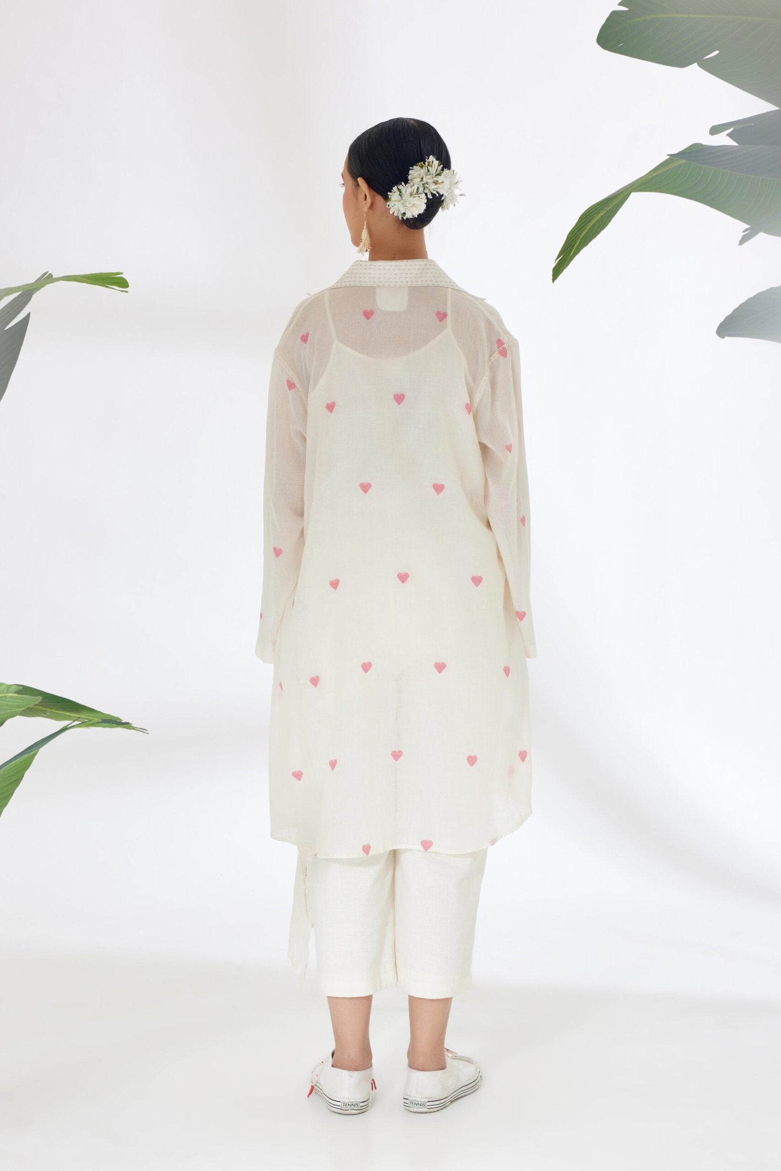 Cream Hand woven Heart Jamdani Wrap Overgarment