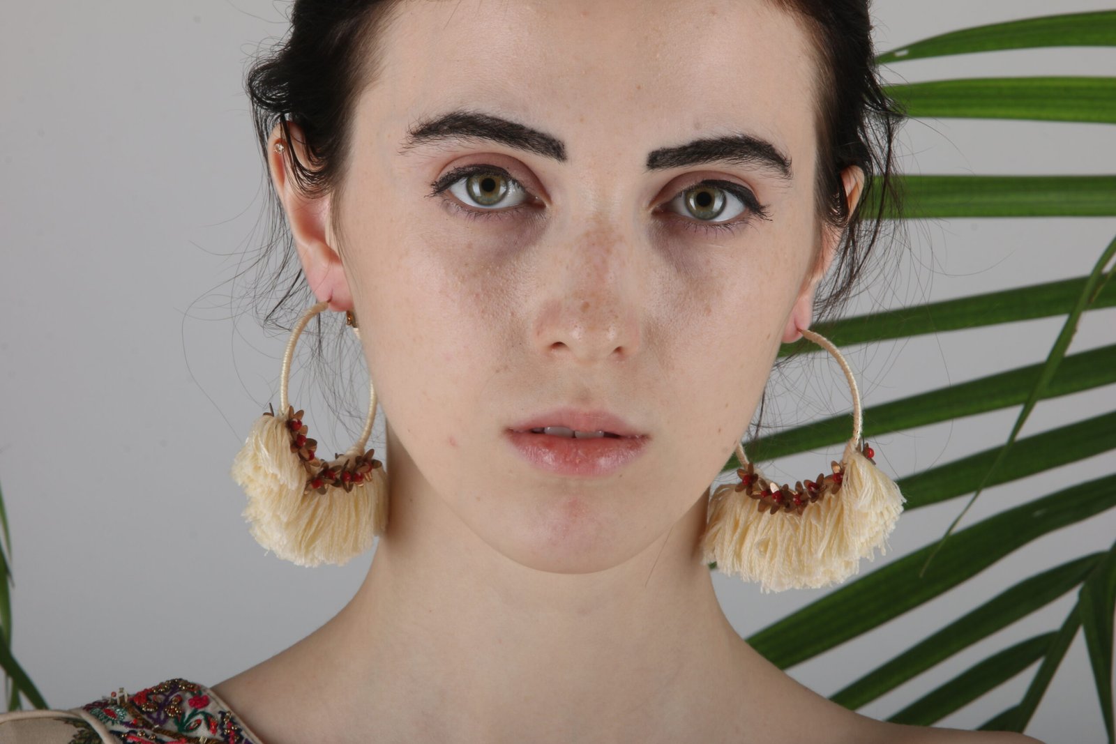Big hoop earings with fringes