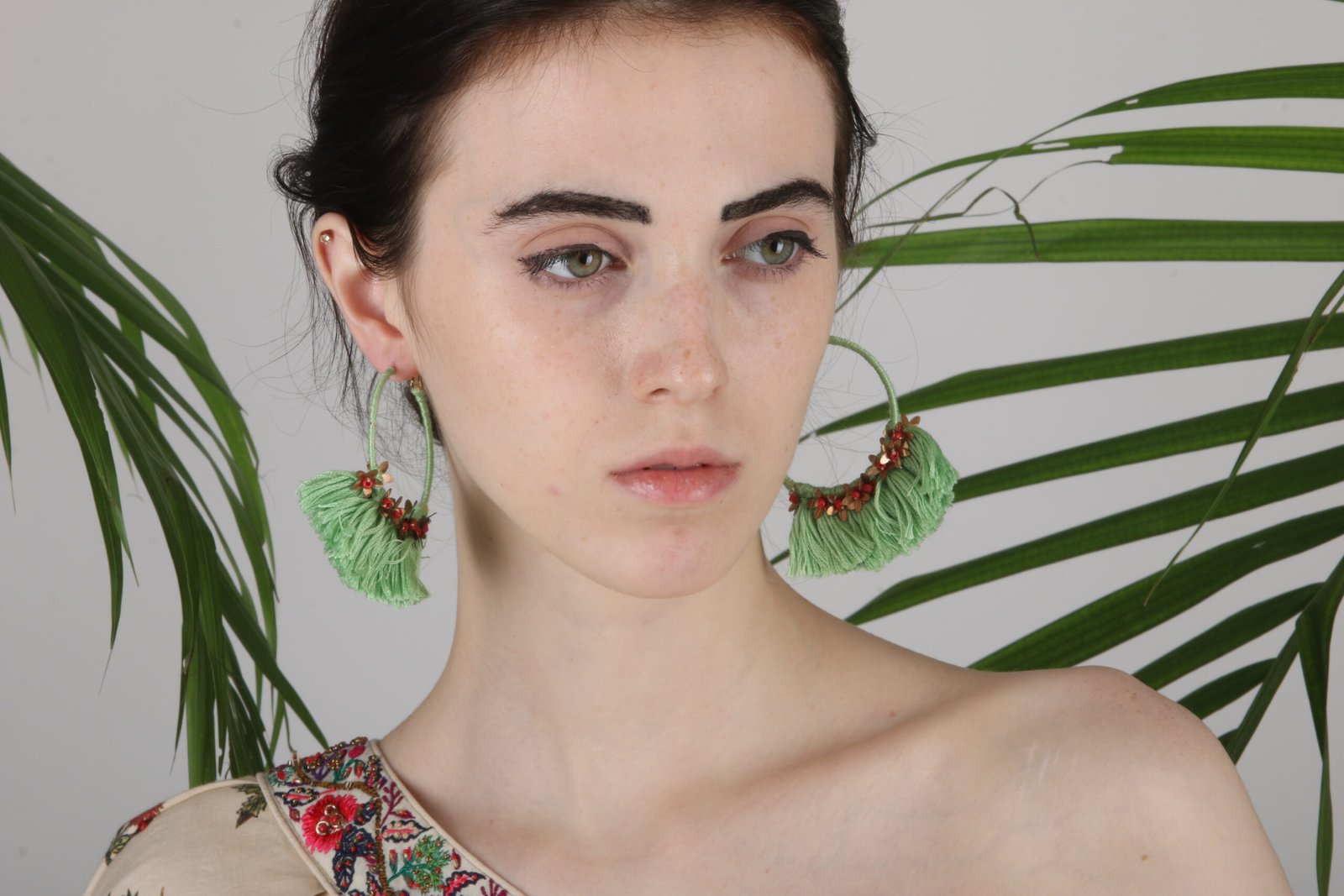 Big hoop earings with fringes