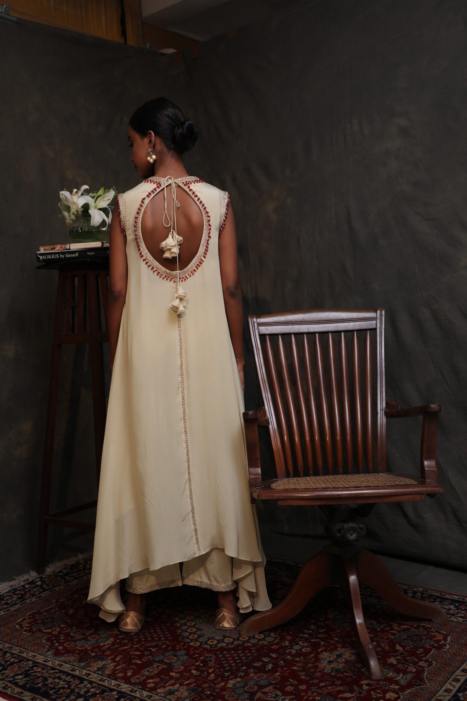 Antique jade crepe asymmetrical tunic with cropped pants