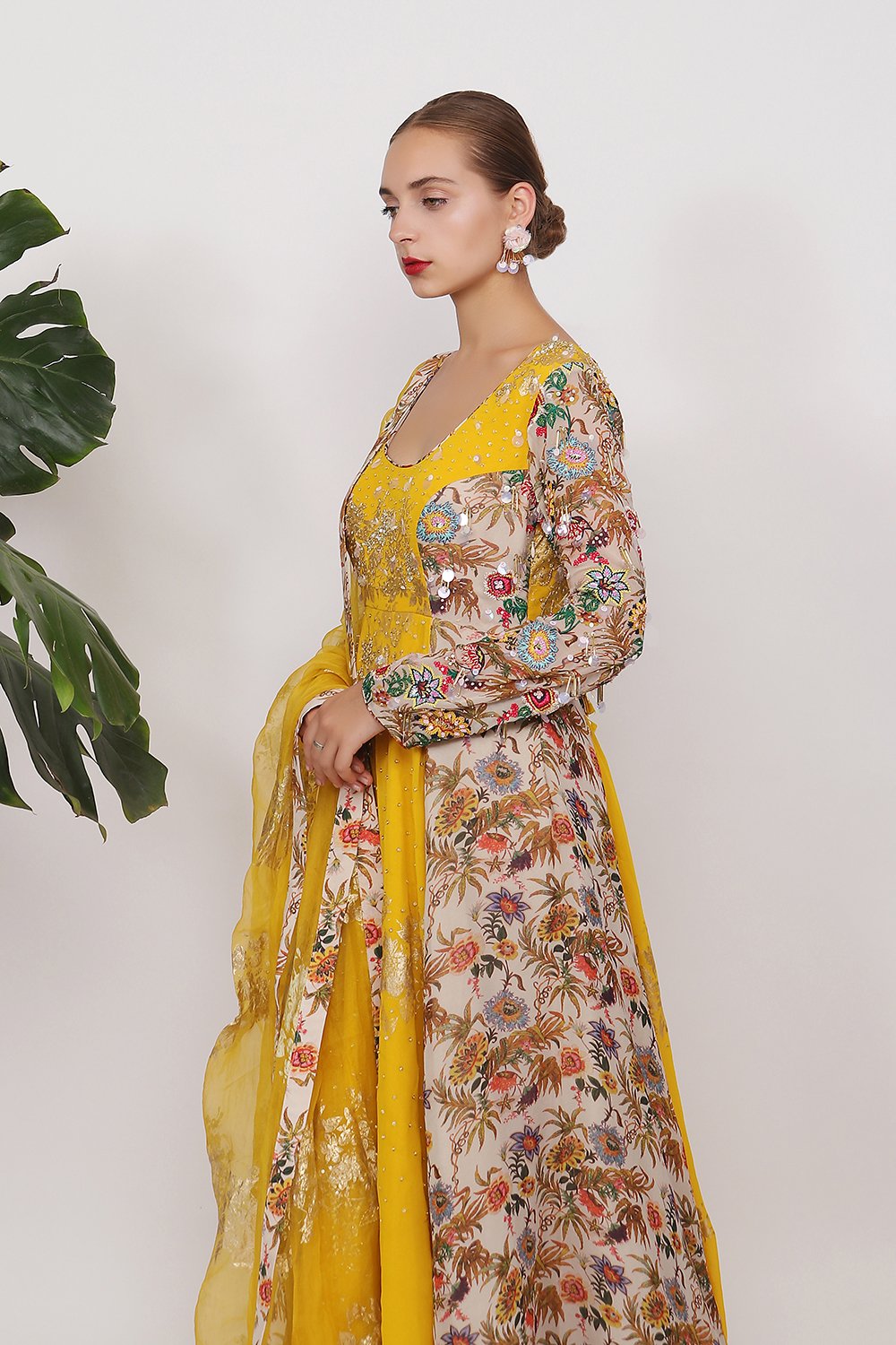 Panelled kalidaar with dupatta and matching churidaar