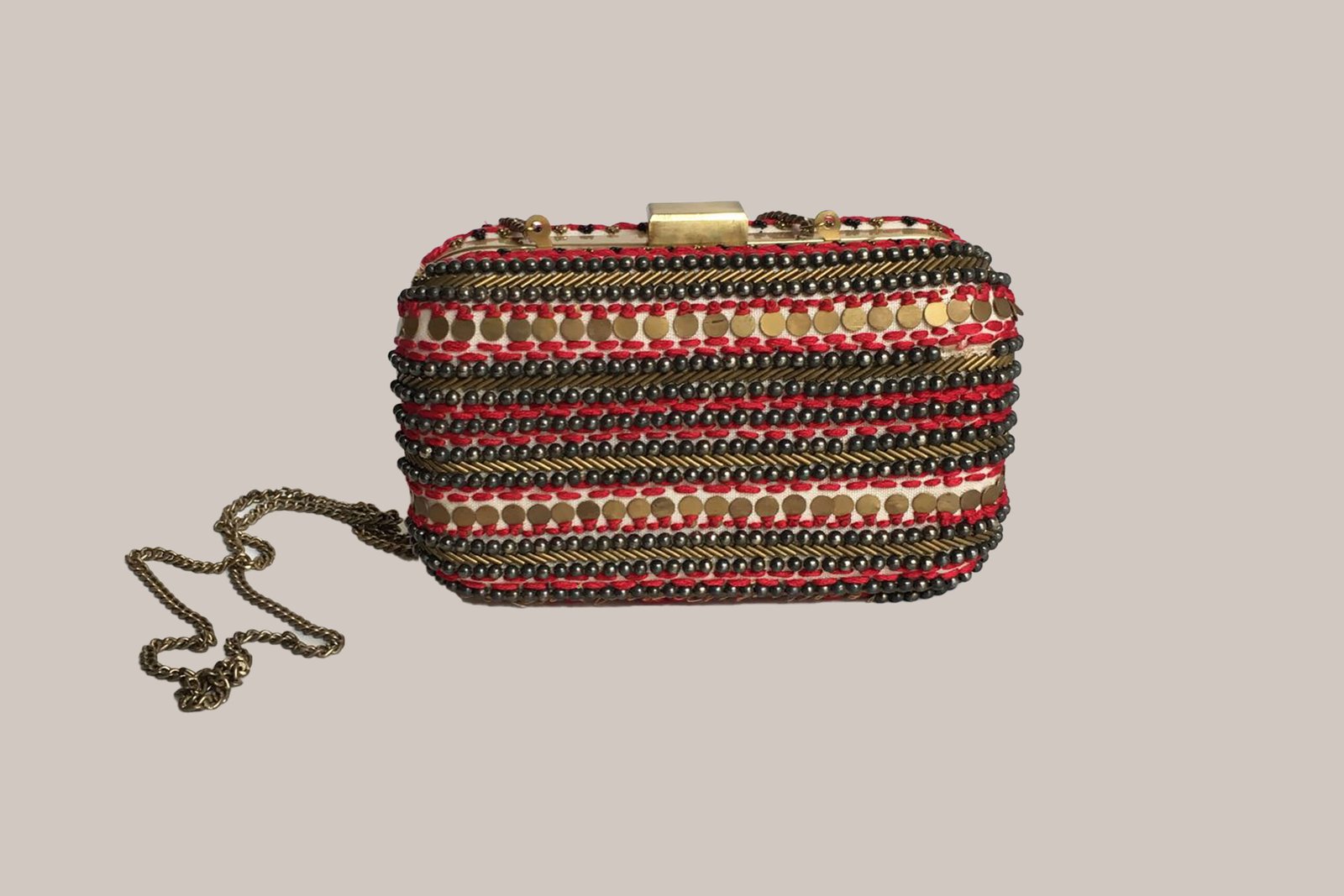 4.5 * 6  Small clutch with chain hanging