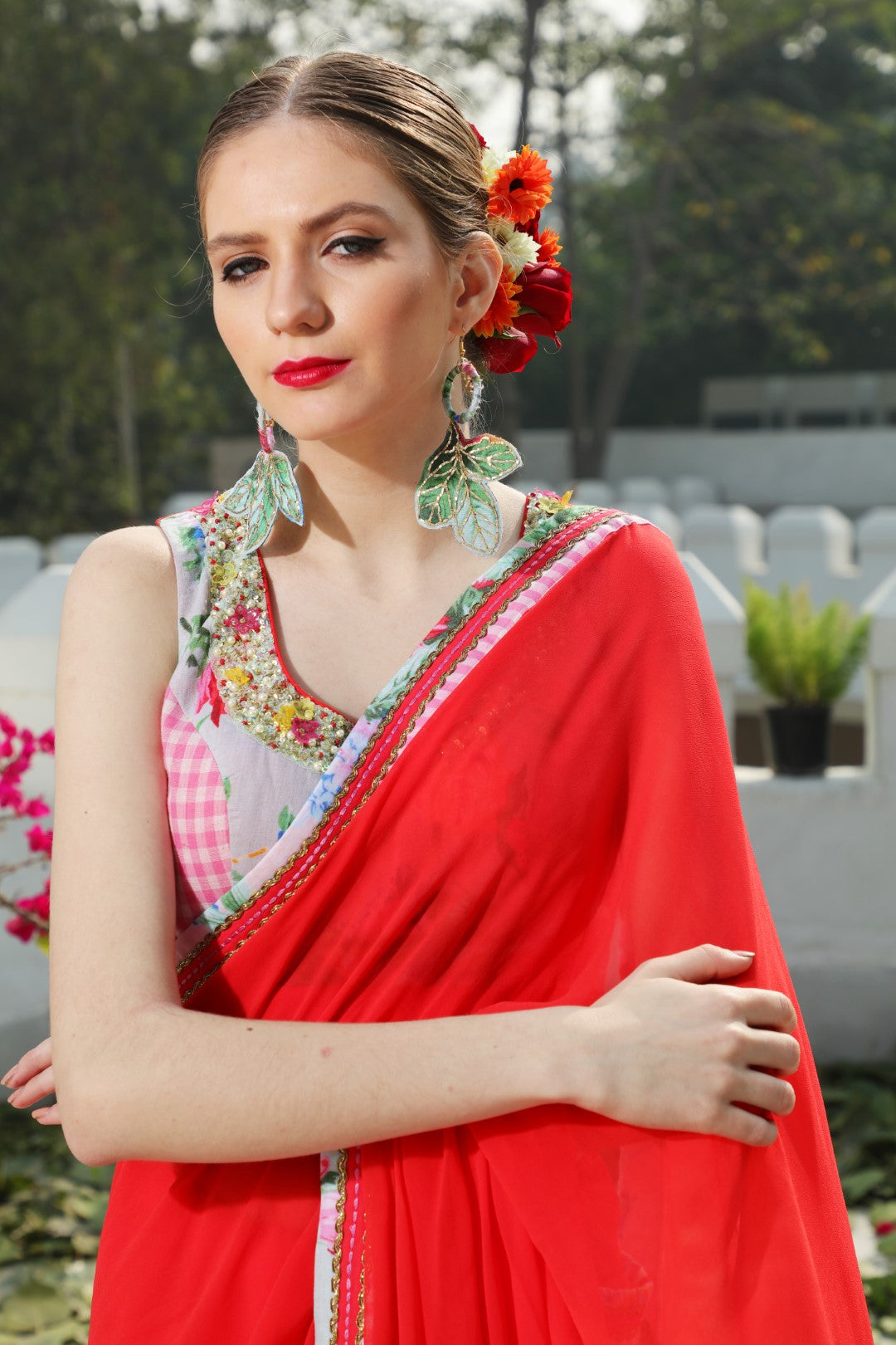 Plain gajajri georgette saree with vintage rose and checks border.