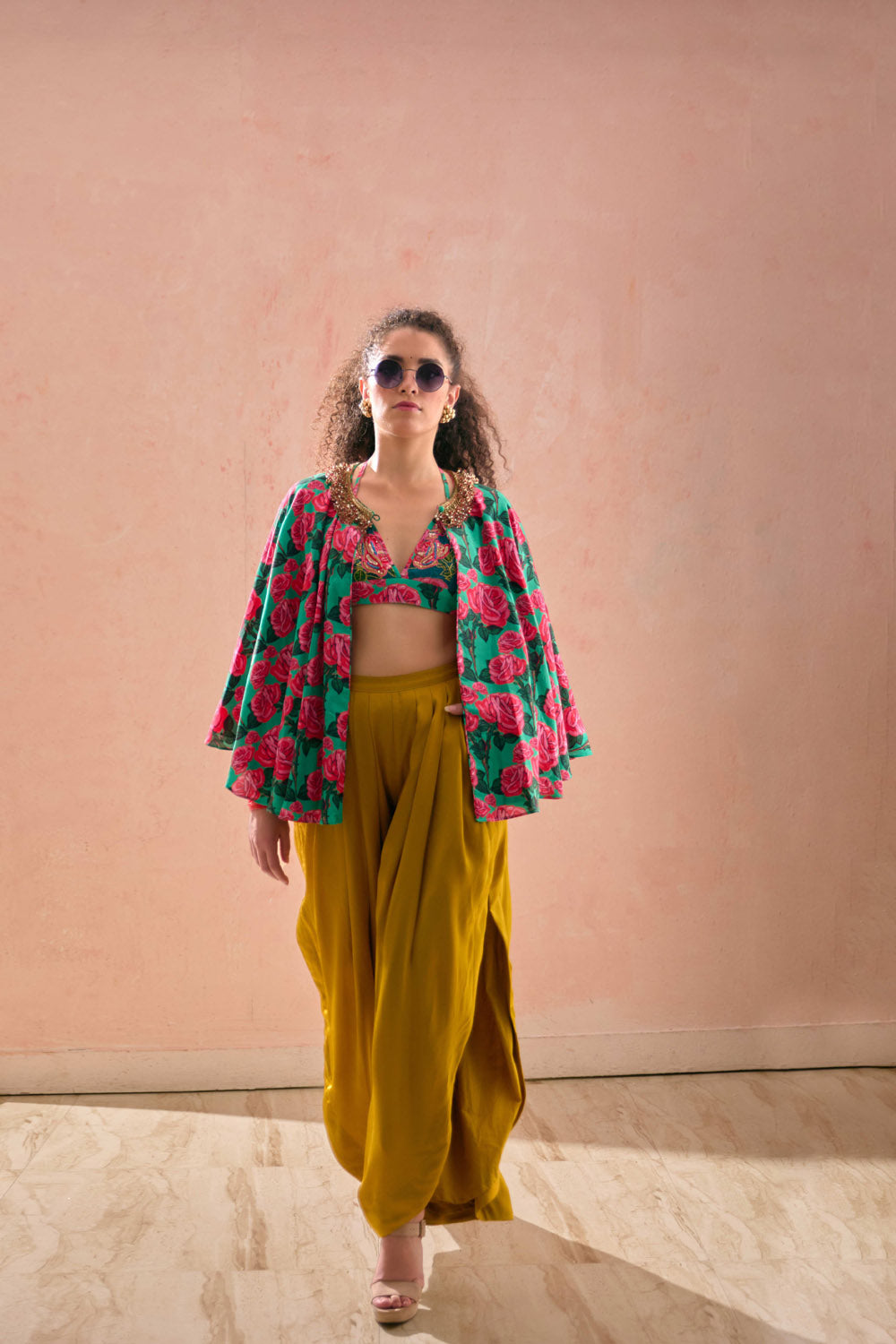 RAYON PRINTED PRINTED CAPE WITH BRALETTE PAIRED SOLID PANT