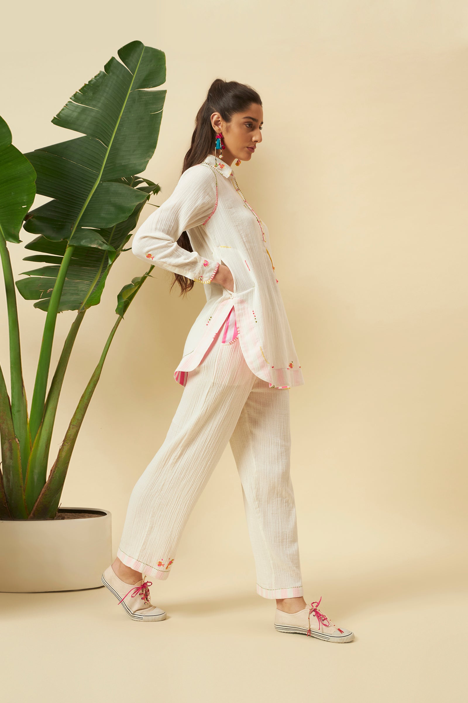 IVORY APPLE CUT SHIRT TOP