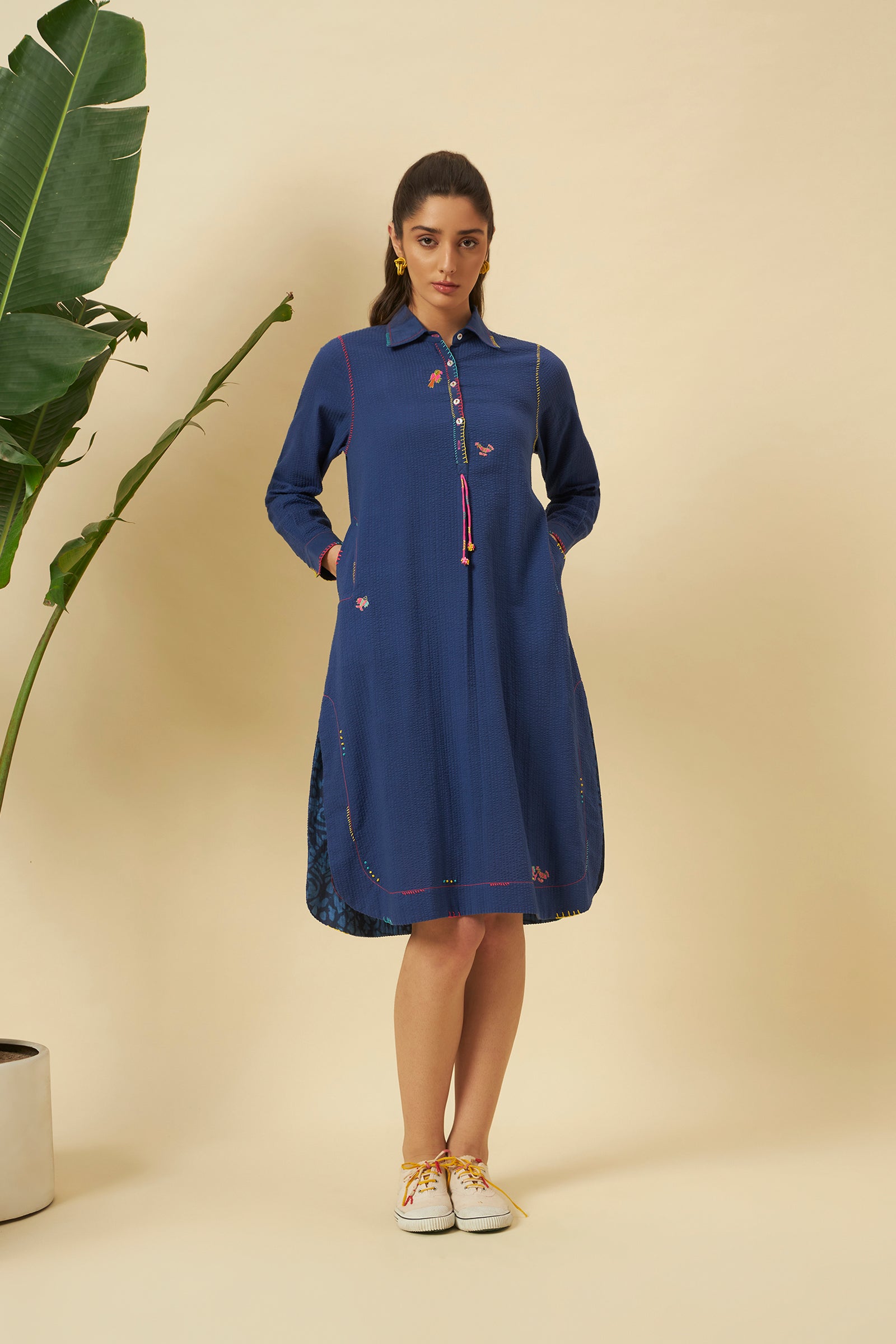 INDIGO SEERSUCKER APPLE CUT SHIRT DRESS