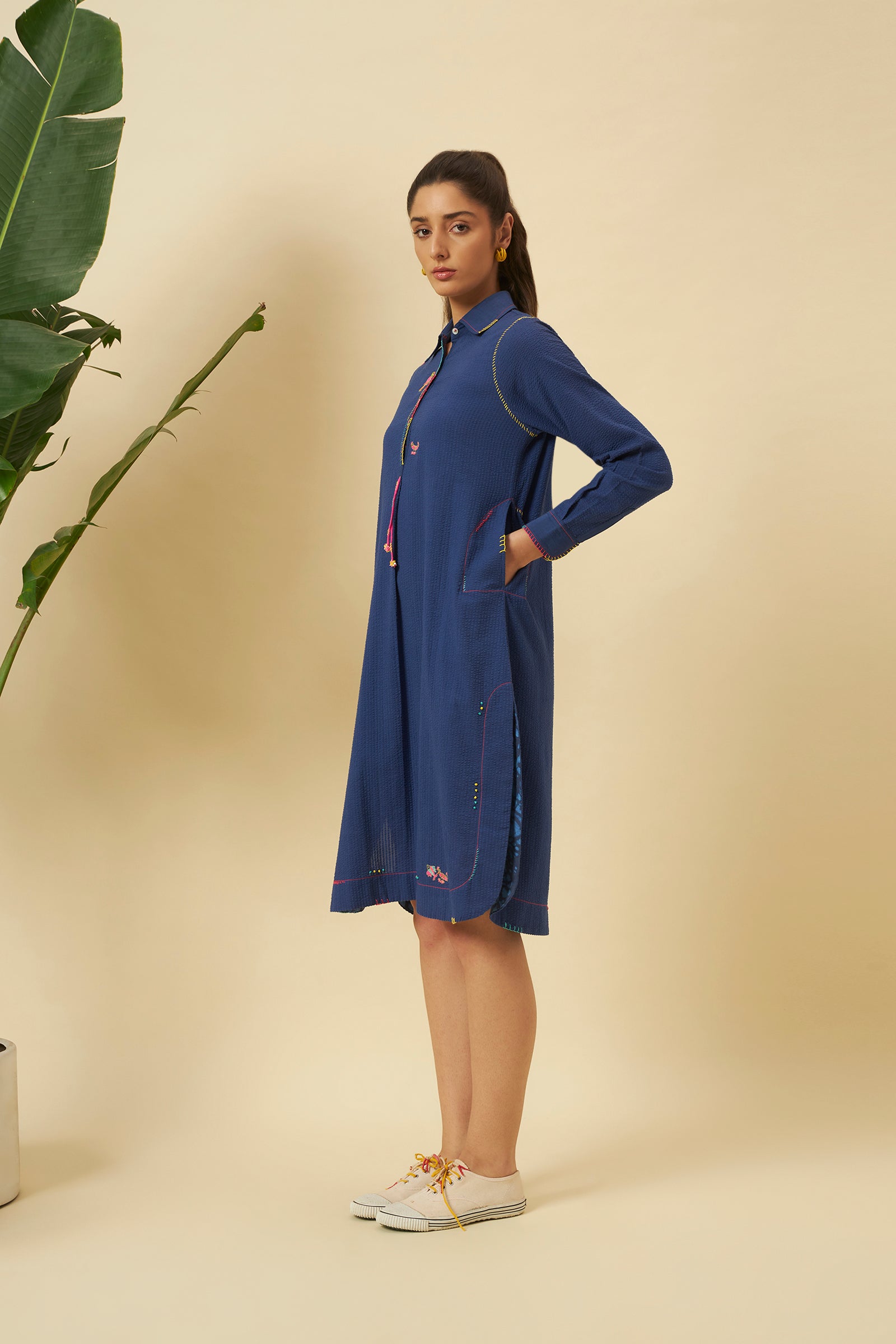 INDIGO SEERSUCKER APPLE CUT SHIRT DRESS