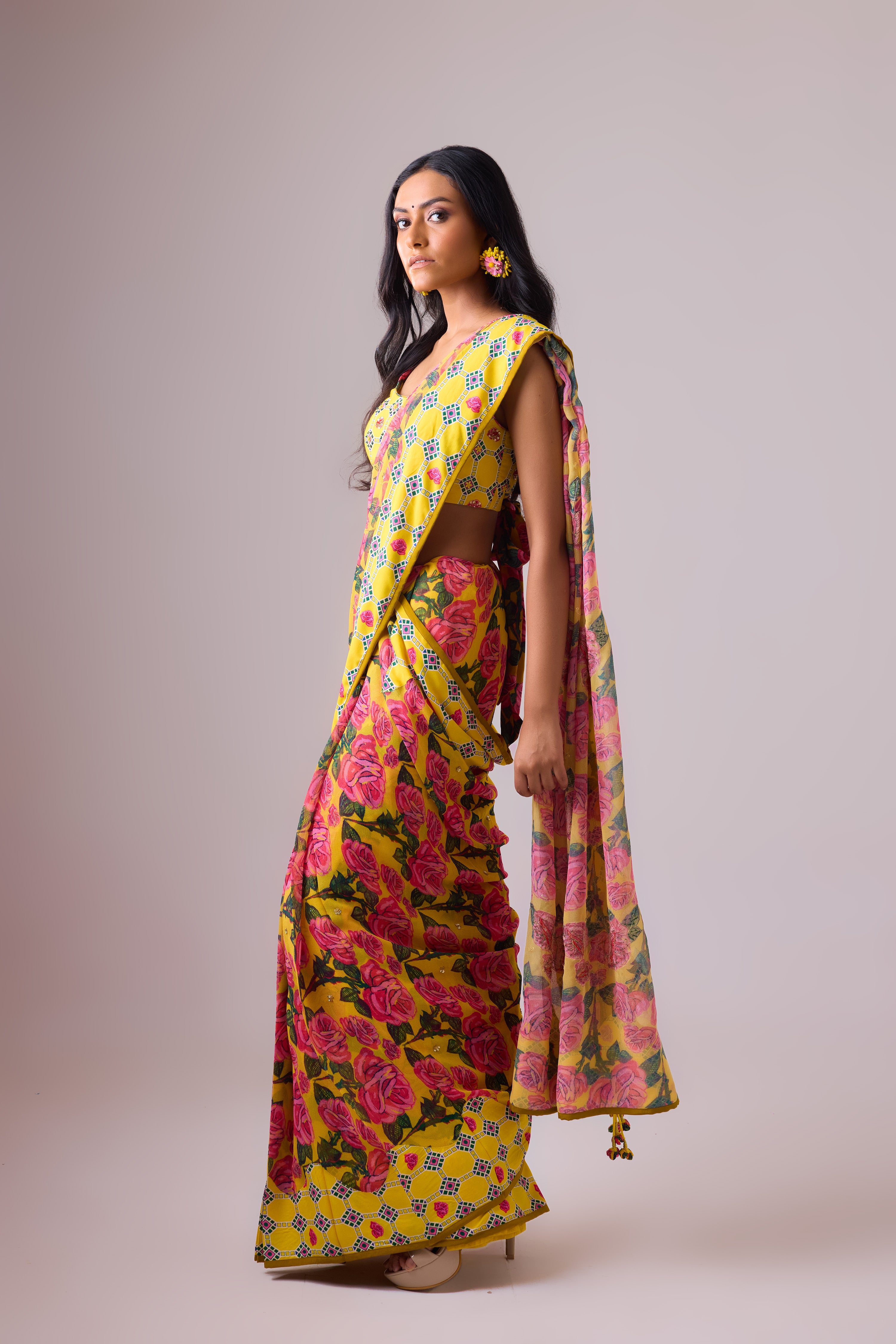 FLORAL PRINTED GEORGETTE SAREE WITH BACK KNOTTING  PRINTED  BLOUSE