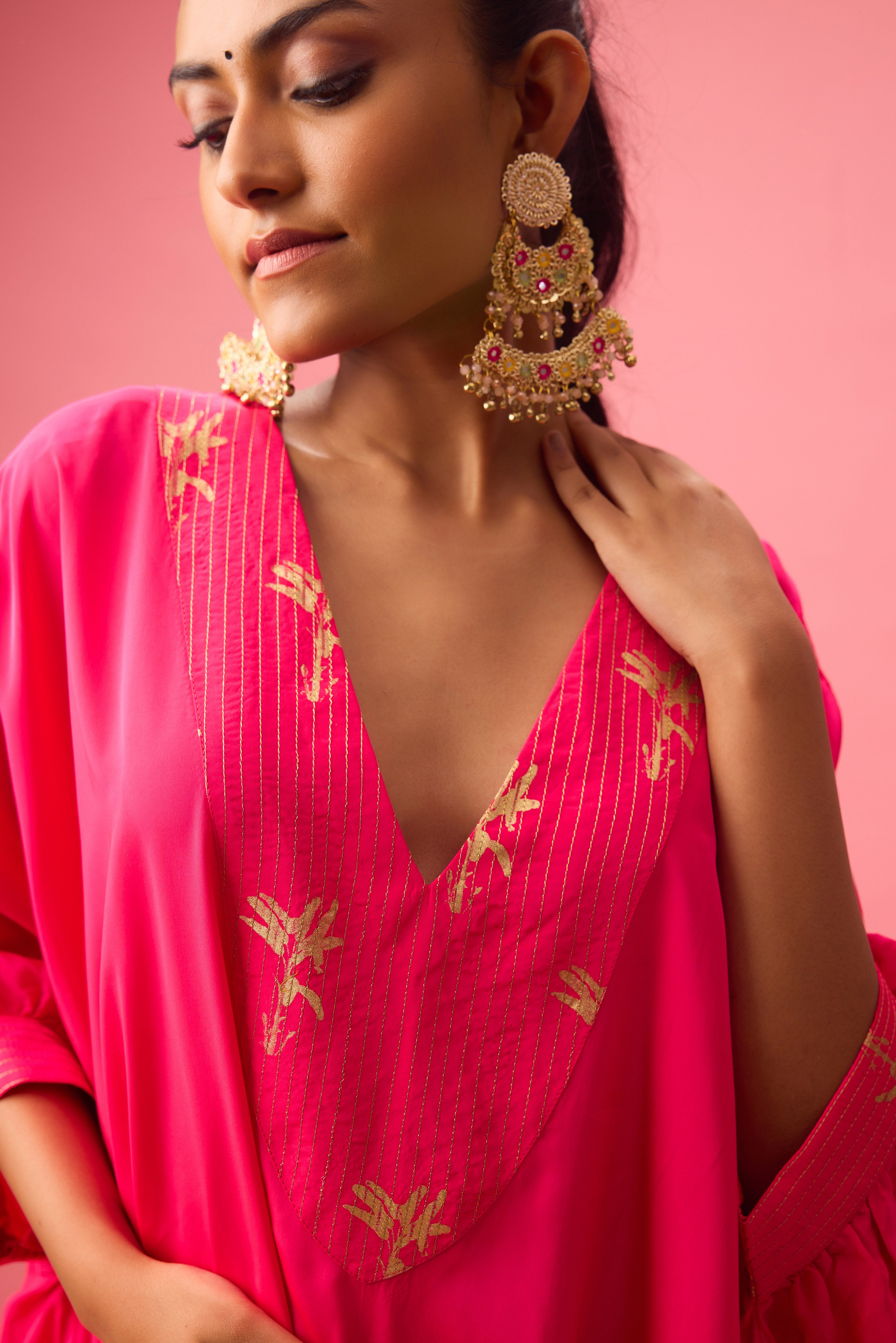 V NECKLINE WITH DHAGAI AND FOILING KAFTAN  DETAILING PAIRED WITH SALWAR