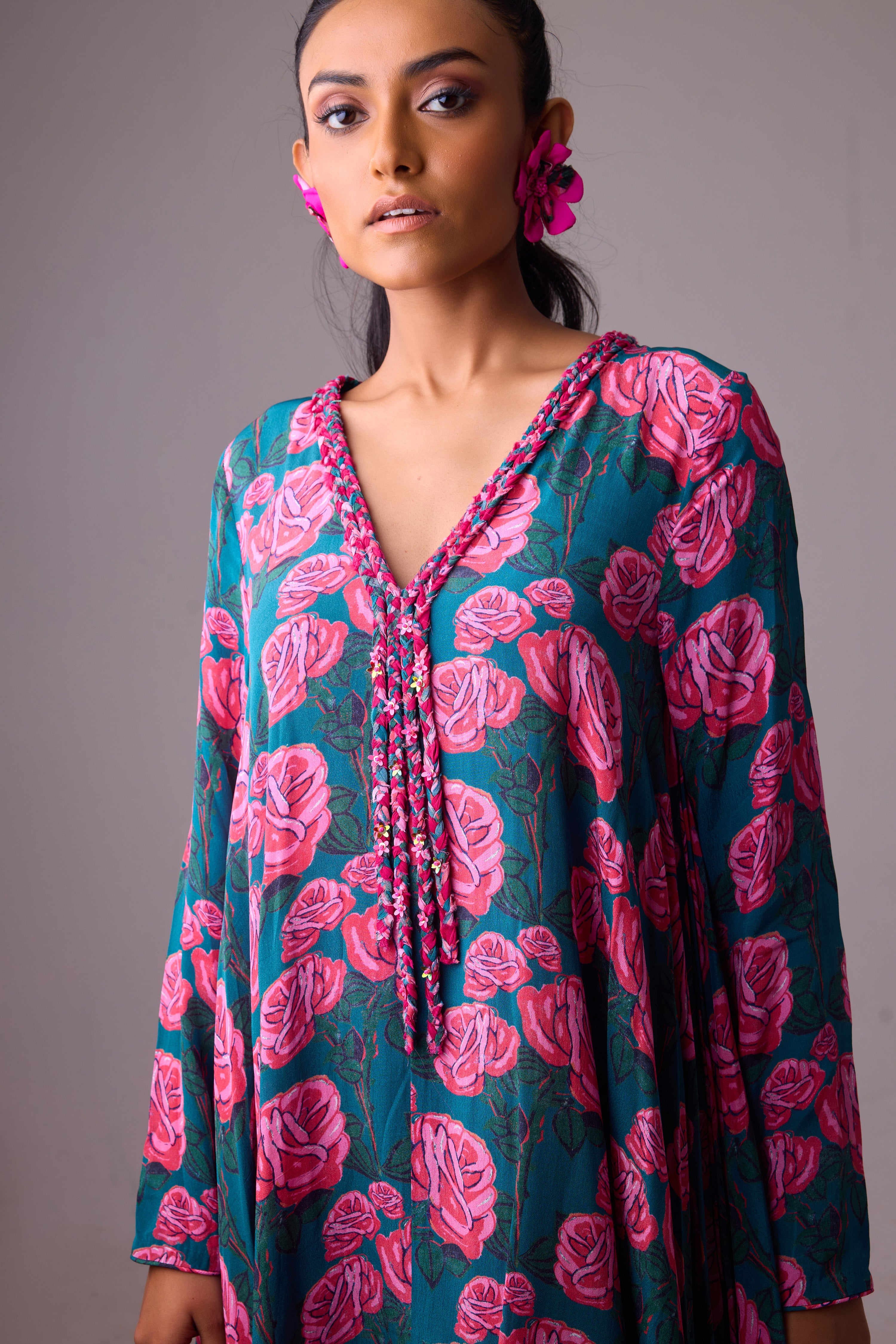 SOLID KAFTAN WITH STRIPE PLEATED DETAILING PAIRED WITH PANTS