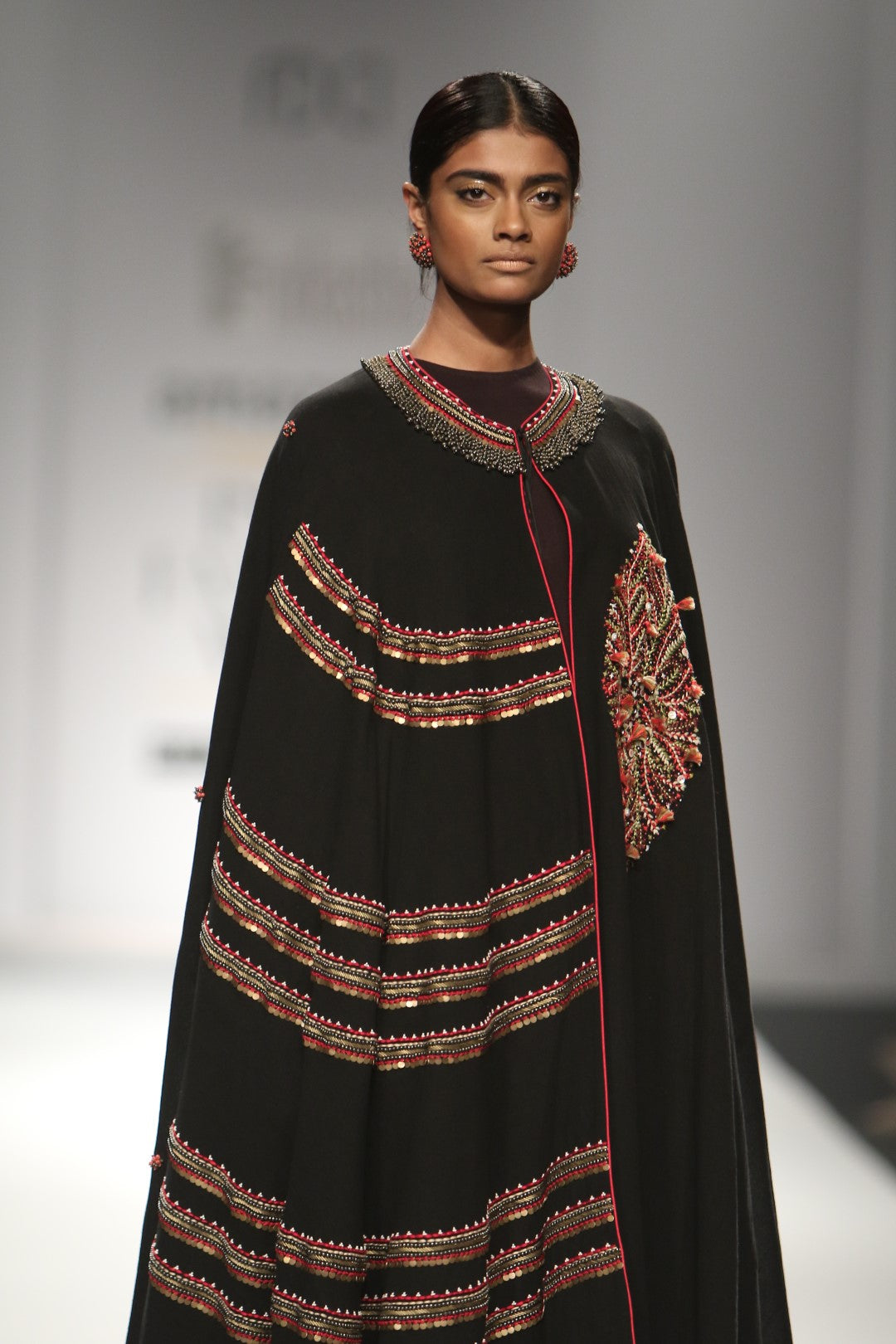Embroidered long cape with jersey top and sharara
