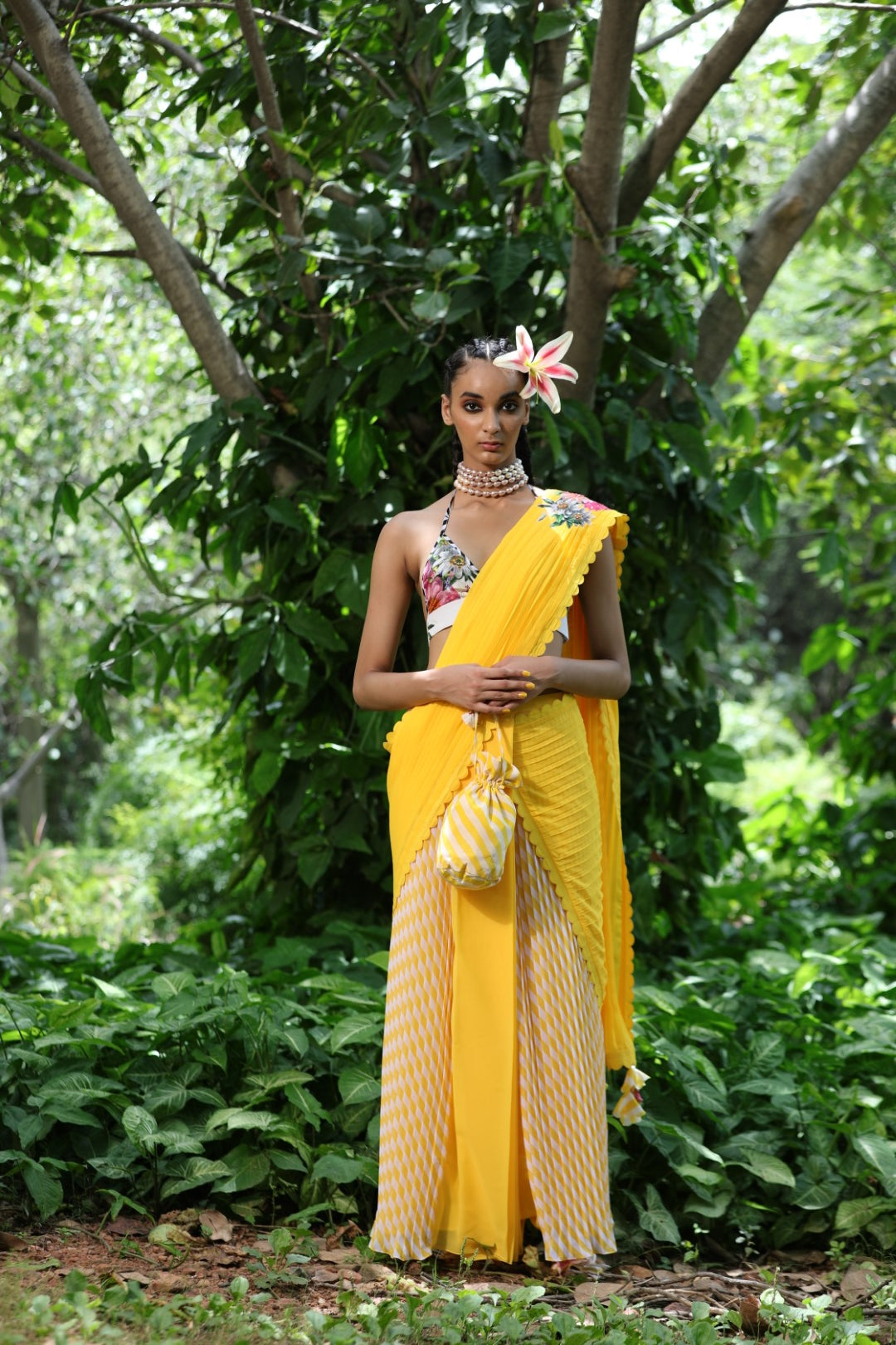 Yellow pre-pleated ggt saree with pleated palla and printed unstitched blouse fabric