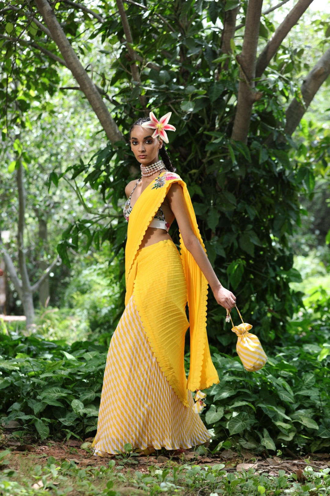 Yellow pre-pleated ggt saree with pleated palla and printed unstitched blouse fabric