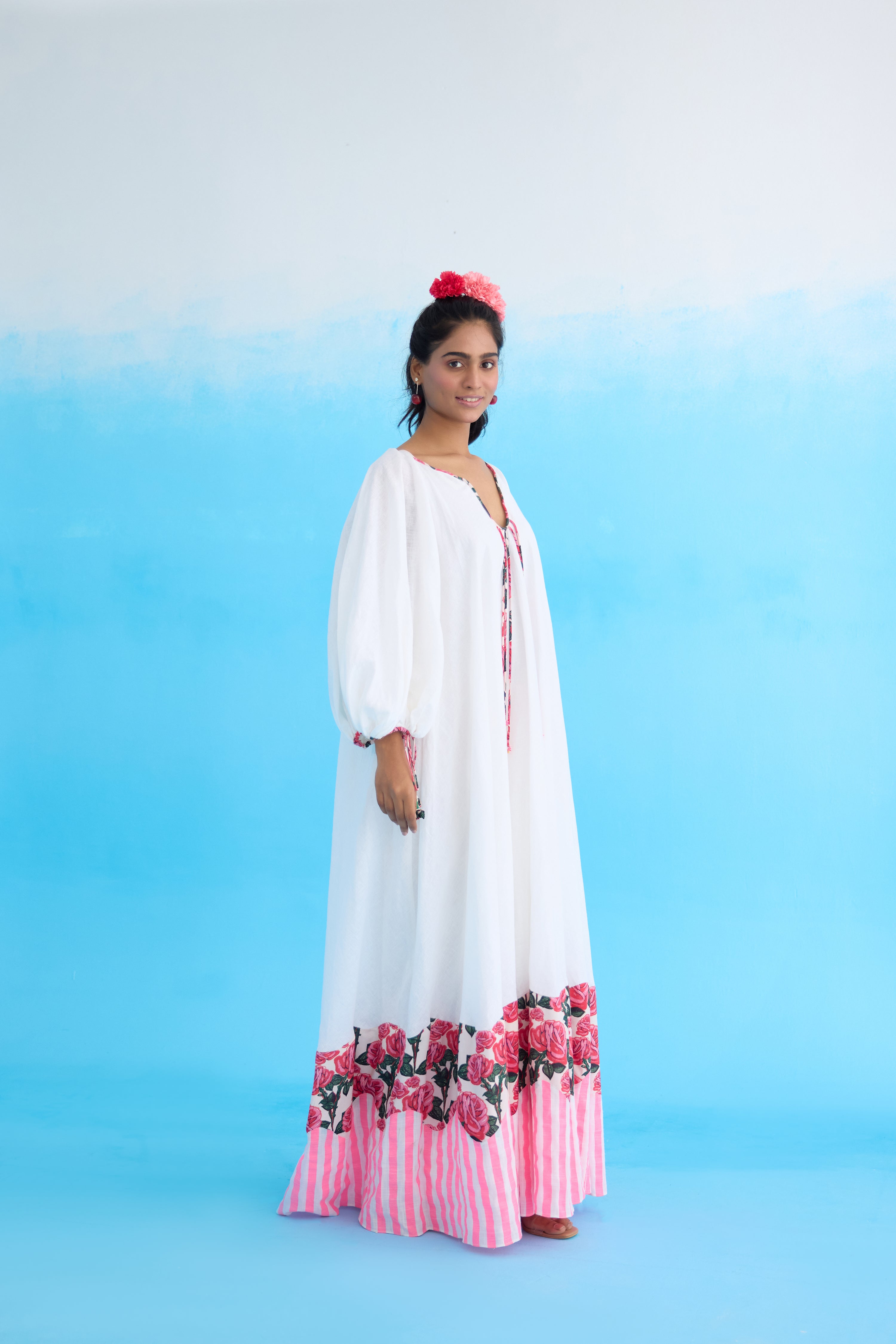 Whitebubble sleeves maxi dress